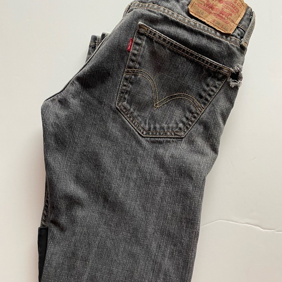 VINTAGE LEVI CHARCOAL GRAY JEANS - Picture 2 of 8